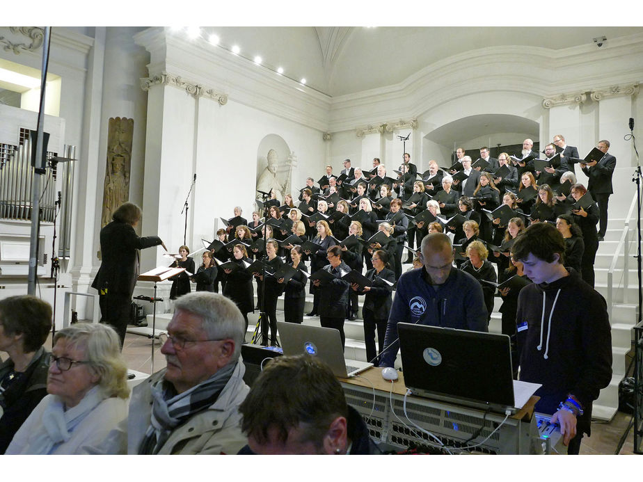 Abschlussvesper der Bischofskonferenz mit Austeilung des Bonifatiussegens (Foto: Karl-Franz Thiede)